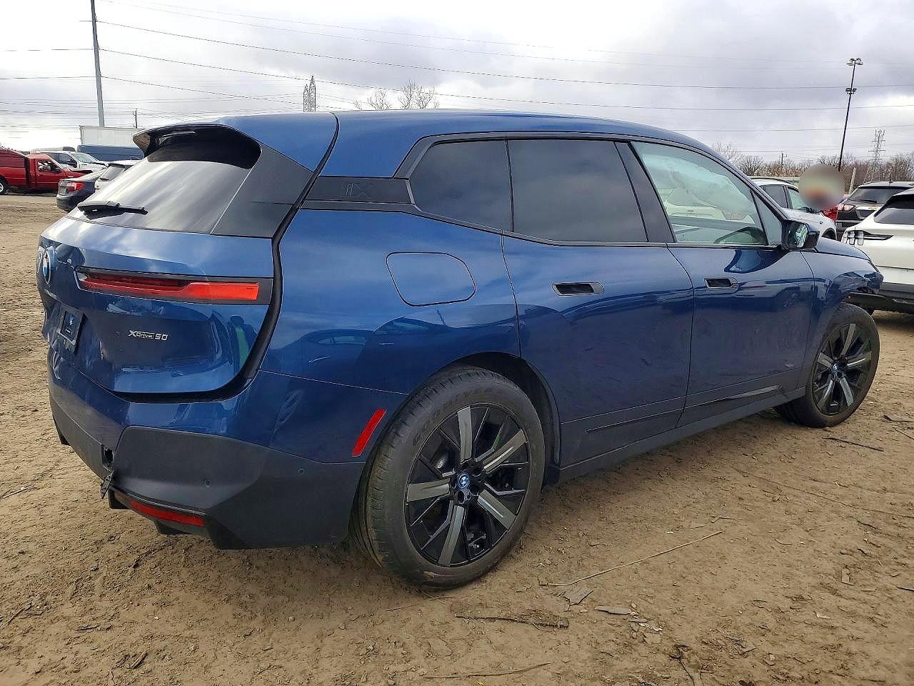 2024 BMW Ix xDrive50 - zdjęcie 3