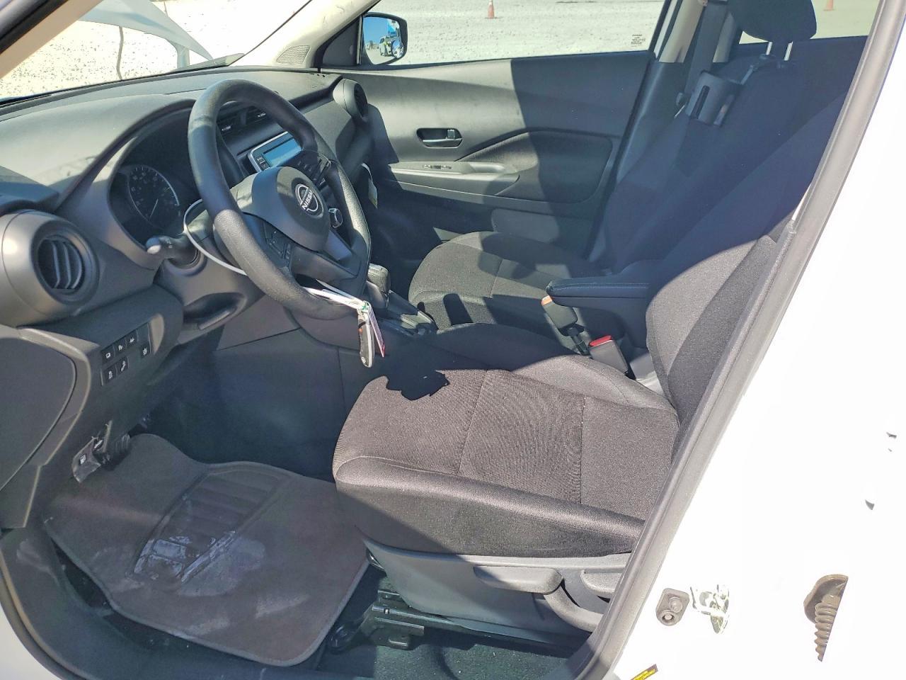 2025 Nissan Kicks Play S - zdjęcie 7