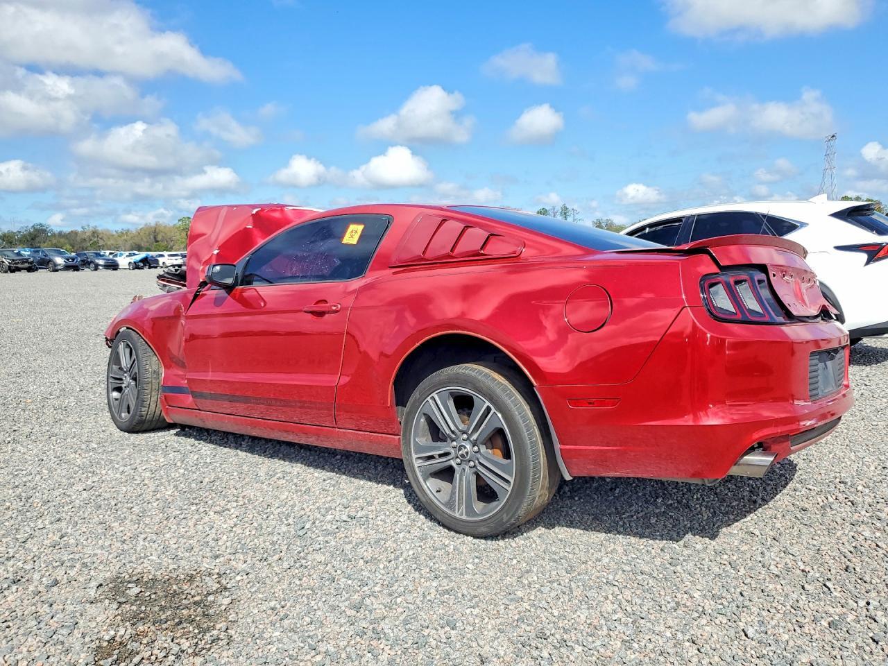 Ford Mustang - zdjęcie 2
