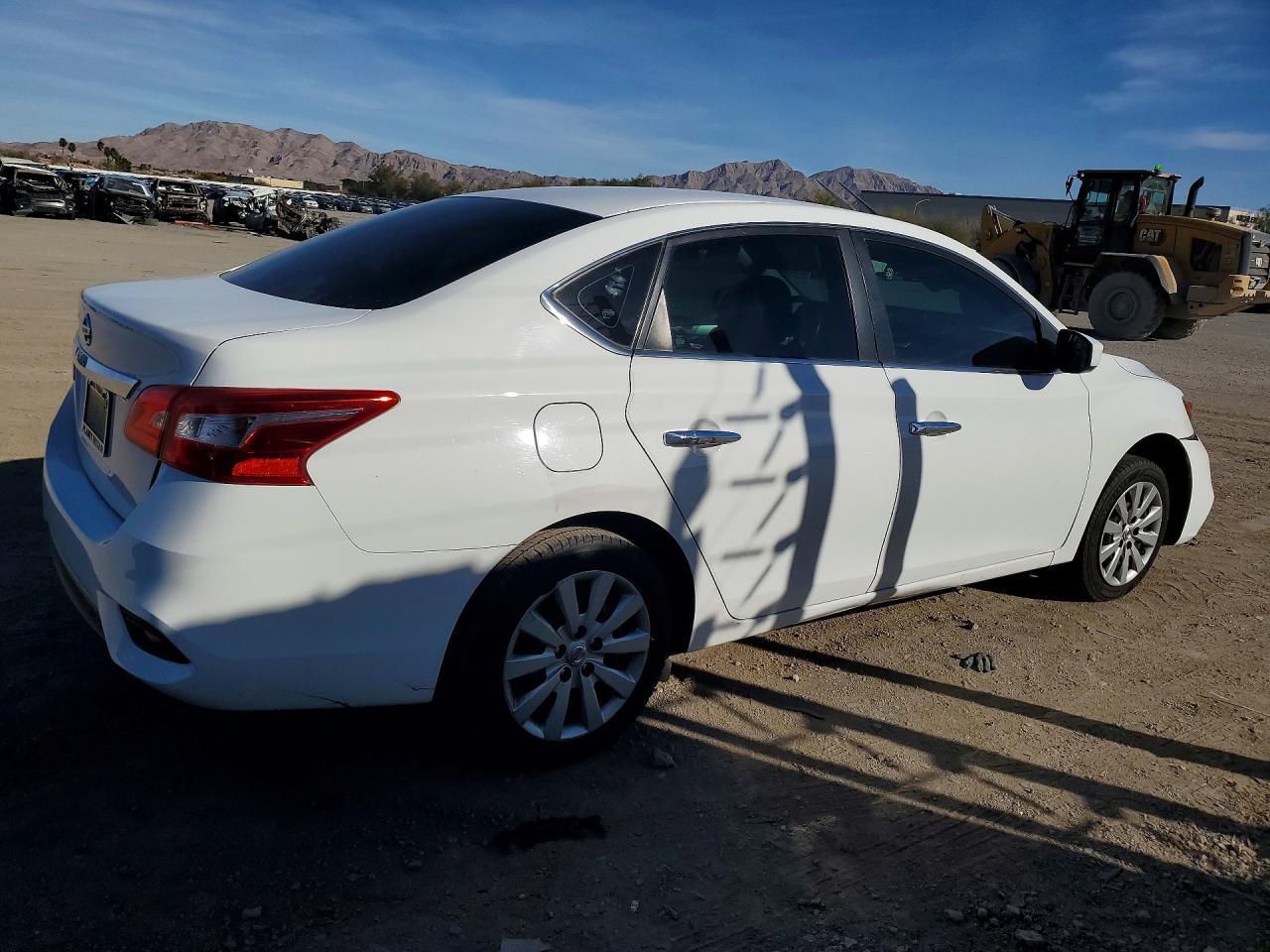 2017 Nissan Sentra S - zdjęcie 3