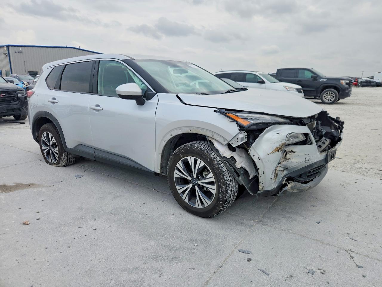 2023 Nissan Rogue Sv - zdjęcie 4