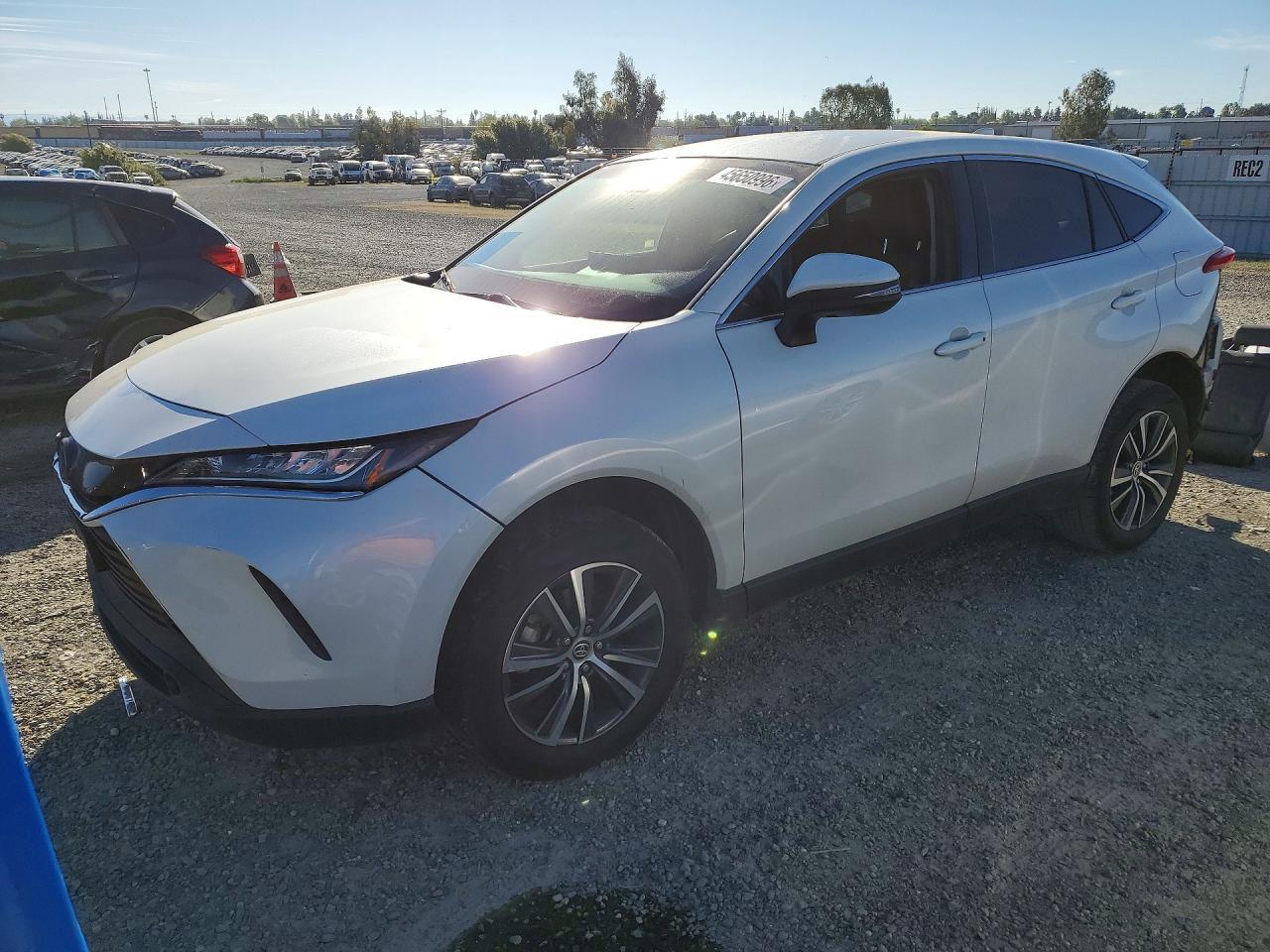 2022 Toyota Venza Le - zdjęcie główne