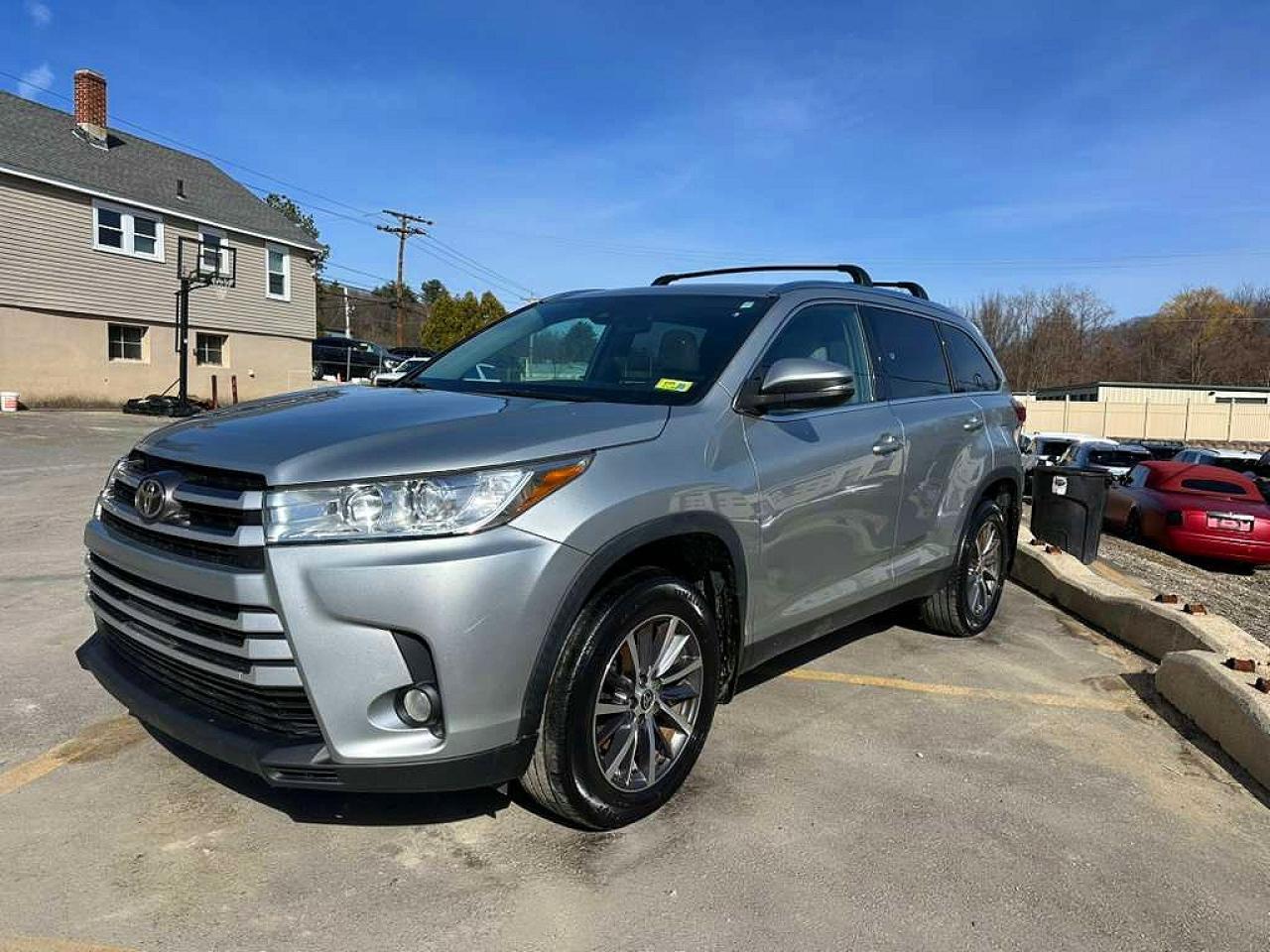 2019 Toyota Highlander Xle - zdjęcie główne