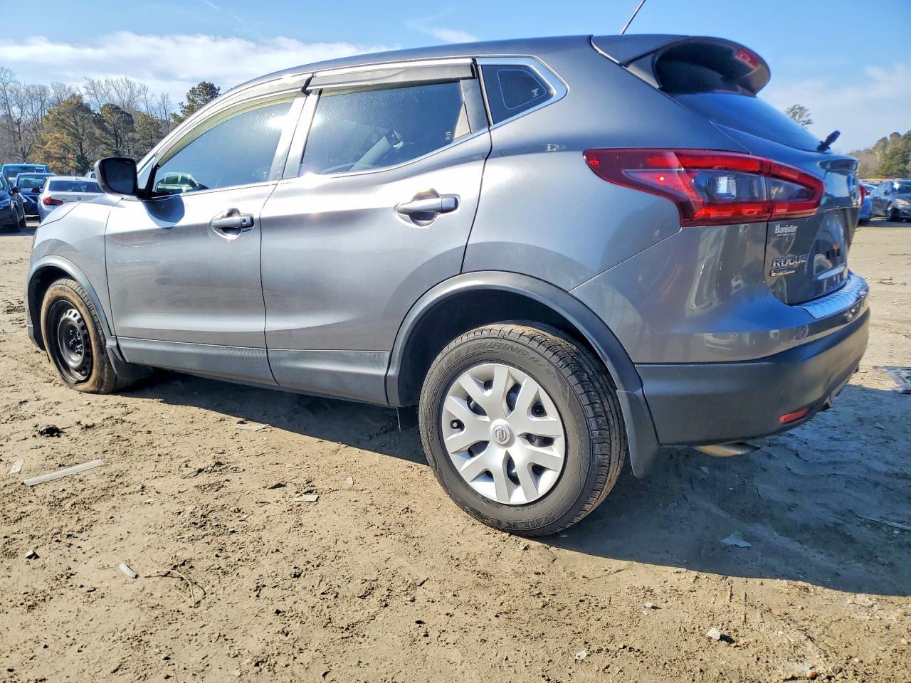 2020 Nissan Rogue Sport S - zdjęcie 2