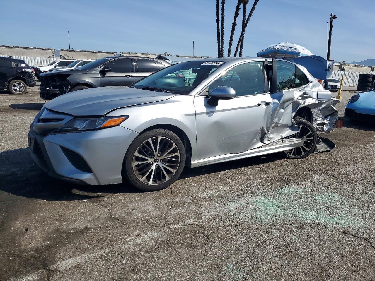 2018 Toyota Camry Se - zdjęcie główne