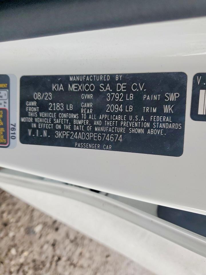 2023 Kia Forte Lxs - zdjęcie 13