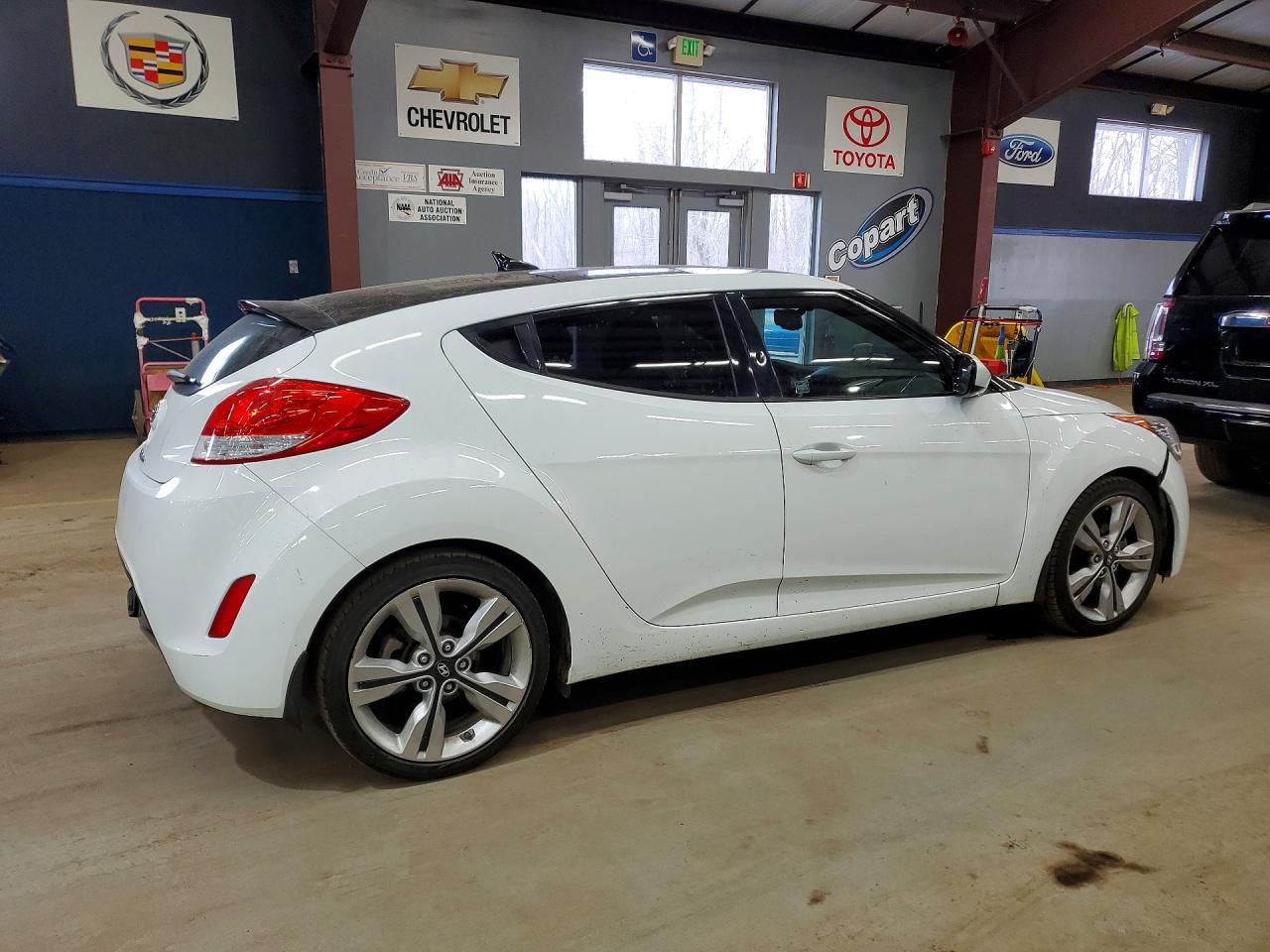 2016 Hyundai Veloster Base - zdjęcie 3
