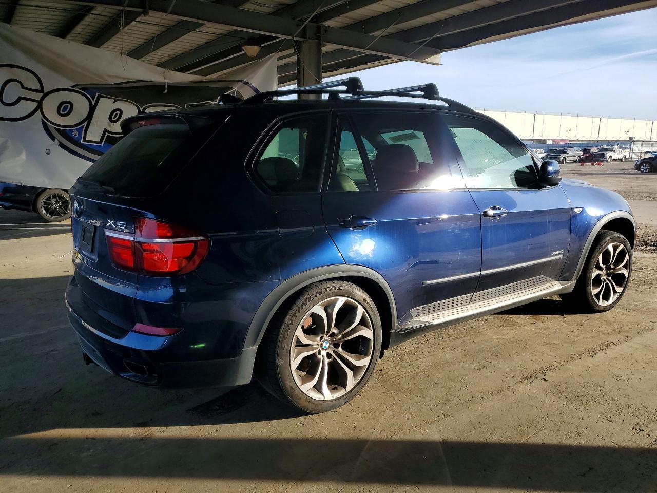 2013 BMW X5 xDrive50I - zdjęcie 3