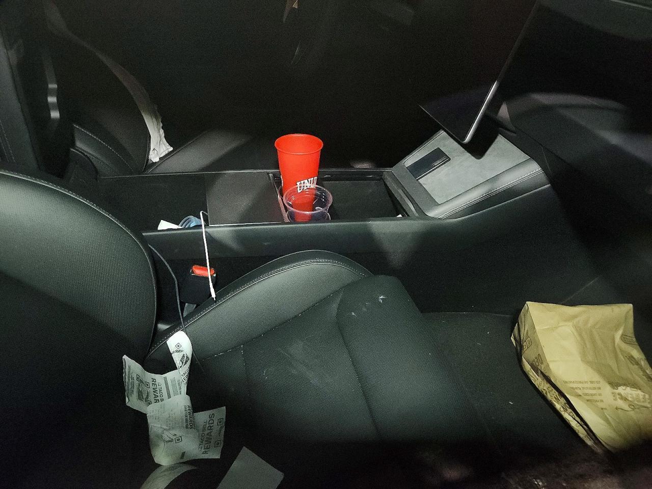 2024 Tesla Model 3 - zdjęcie 13