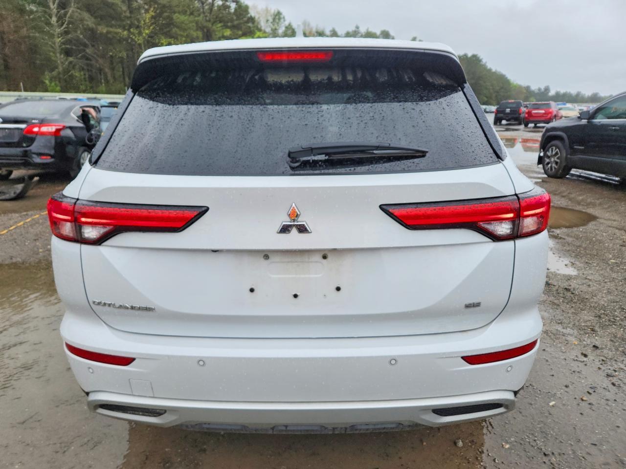 2022 Mitsubishi Outlander Se - zdjęcie 6