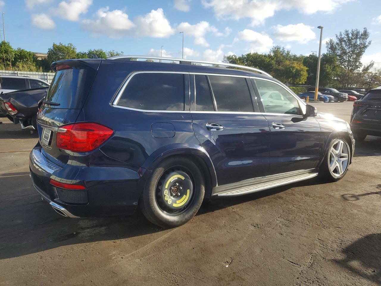 2015 Mercedes-Benz Gl 550 4Matic - zdjęcie 3