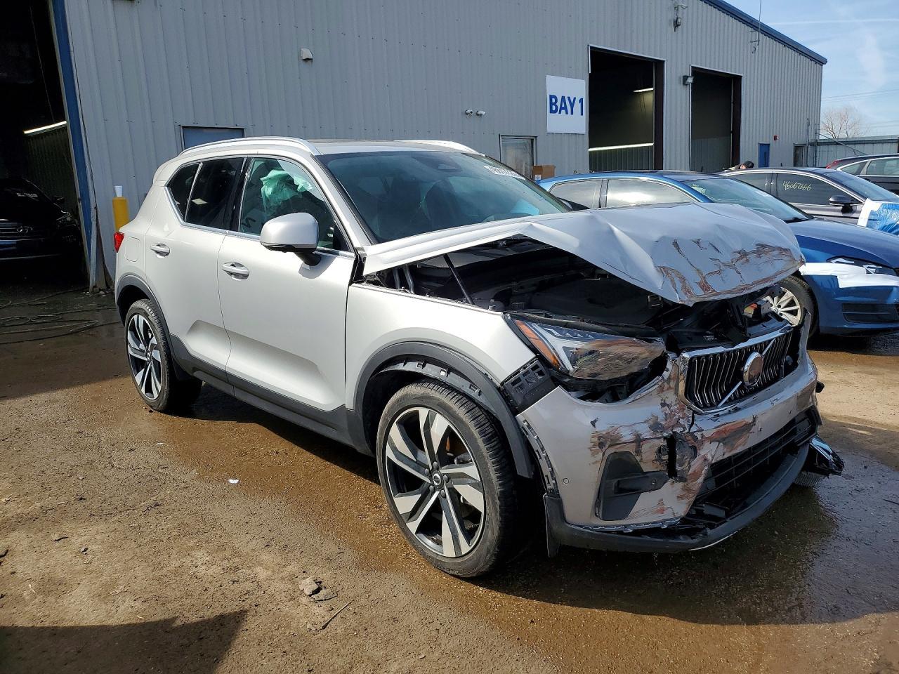 2024 Volvo Xc40 Ultimate - zdjęcie 4
