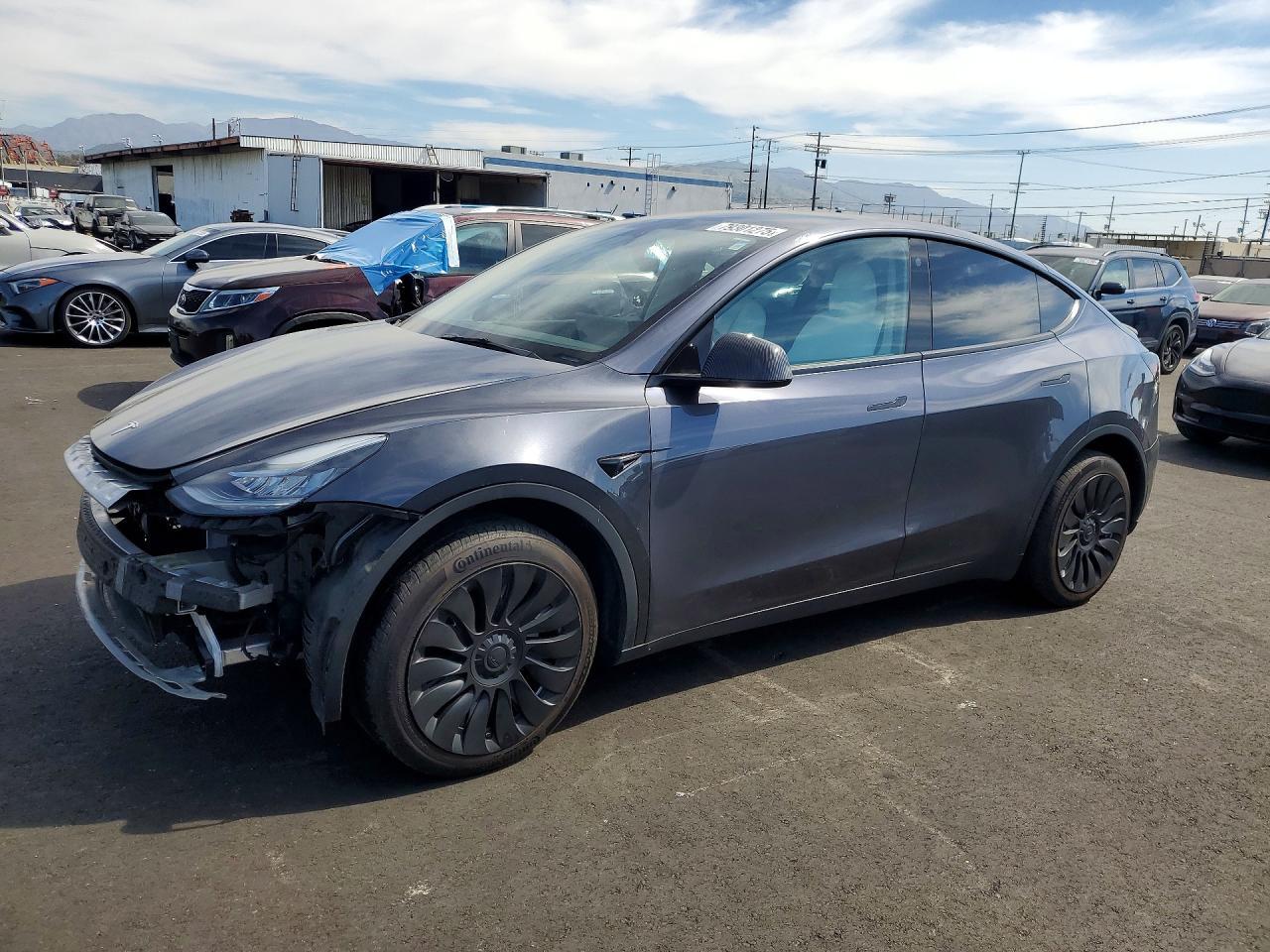 2022 Tesla Model Y - zdjęcie główne