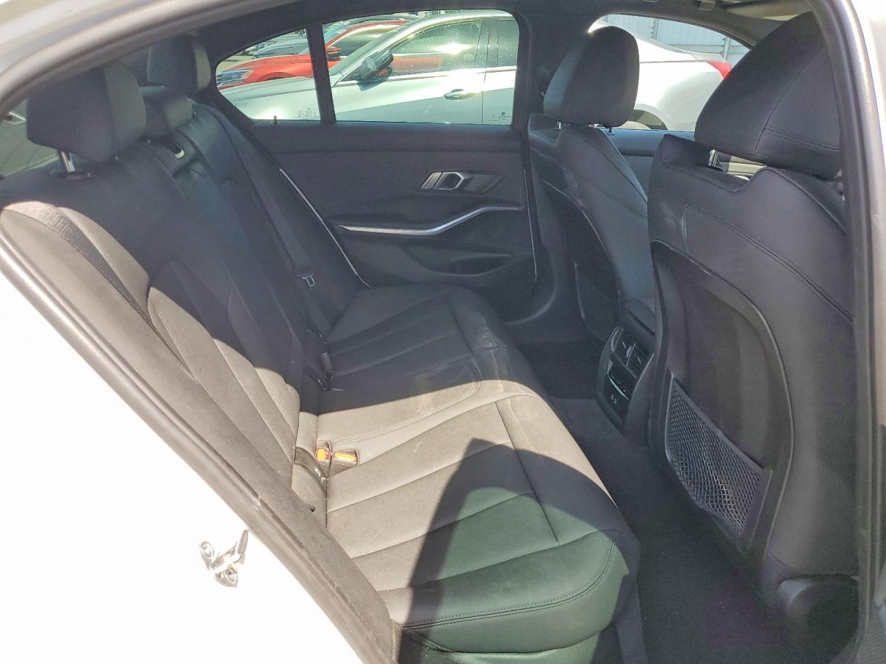 2021 BMW 330I - zdjęcie 10