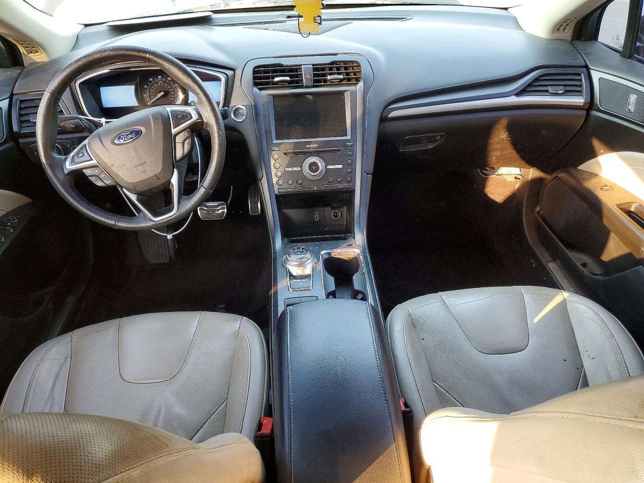 2017 Ford Fusion Titanium - zdjęcie 8
