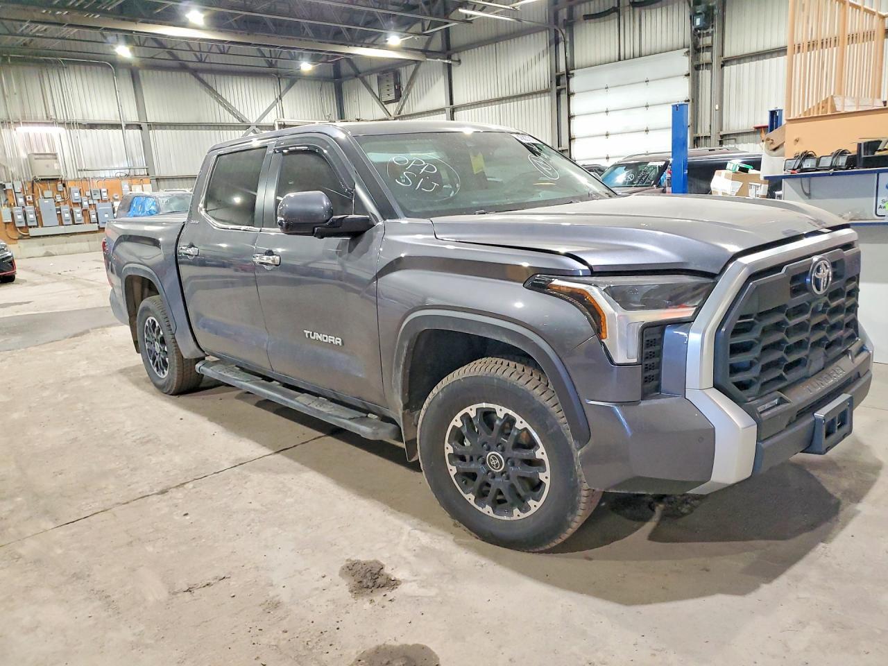 2024 Toyota Tundra Limited - zdjęcie 4