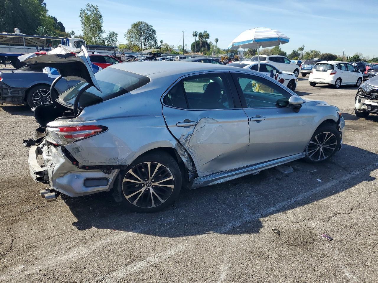 2018 Toyota Camry Se - zdjęcie 3