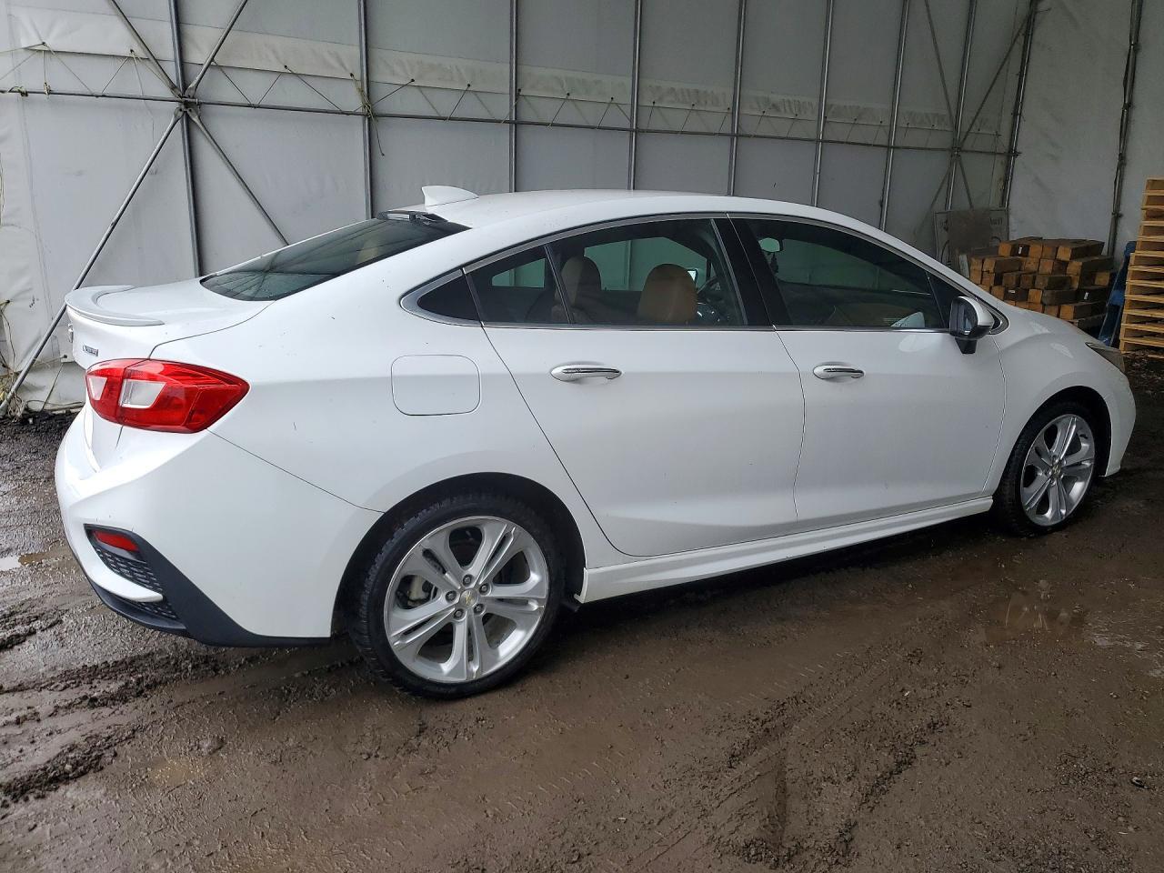 2017 Chevrolet Cruze Premier - zdjęcie 3