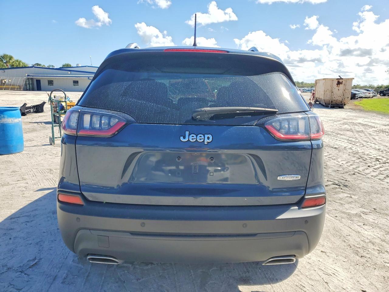 2021 Jeep Cherokee Latitude Lux - zdjęcie 6