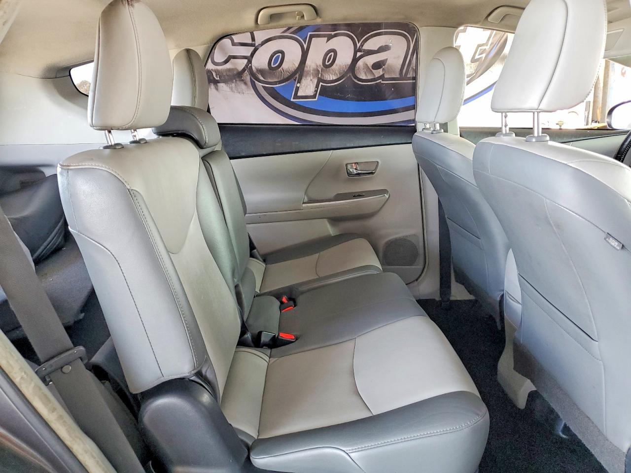 2015 Toyota Prius V Four - zdjęcie 10