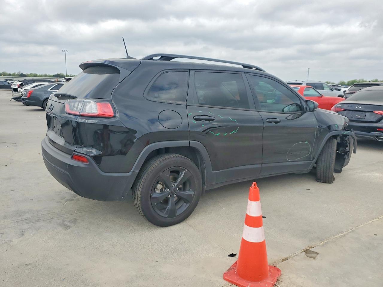2021 Jeep Cherokee Latitude Plus - zdjęcie 3