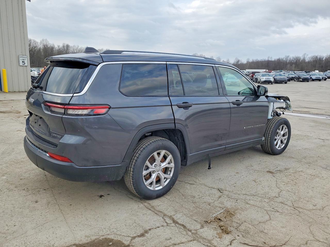 2022 Jeep Grand Cherokee L Limited - zdjęcie 3