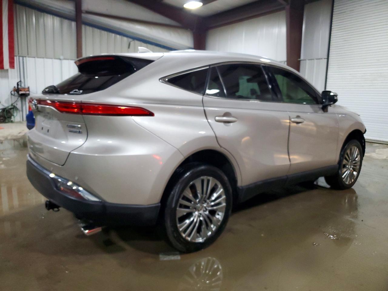 2021 Toyota Venza Limited - zdjęcie 3