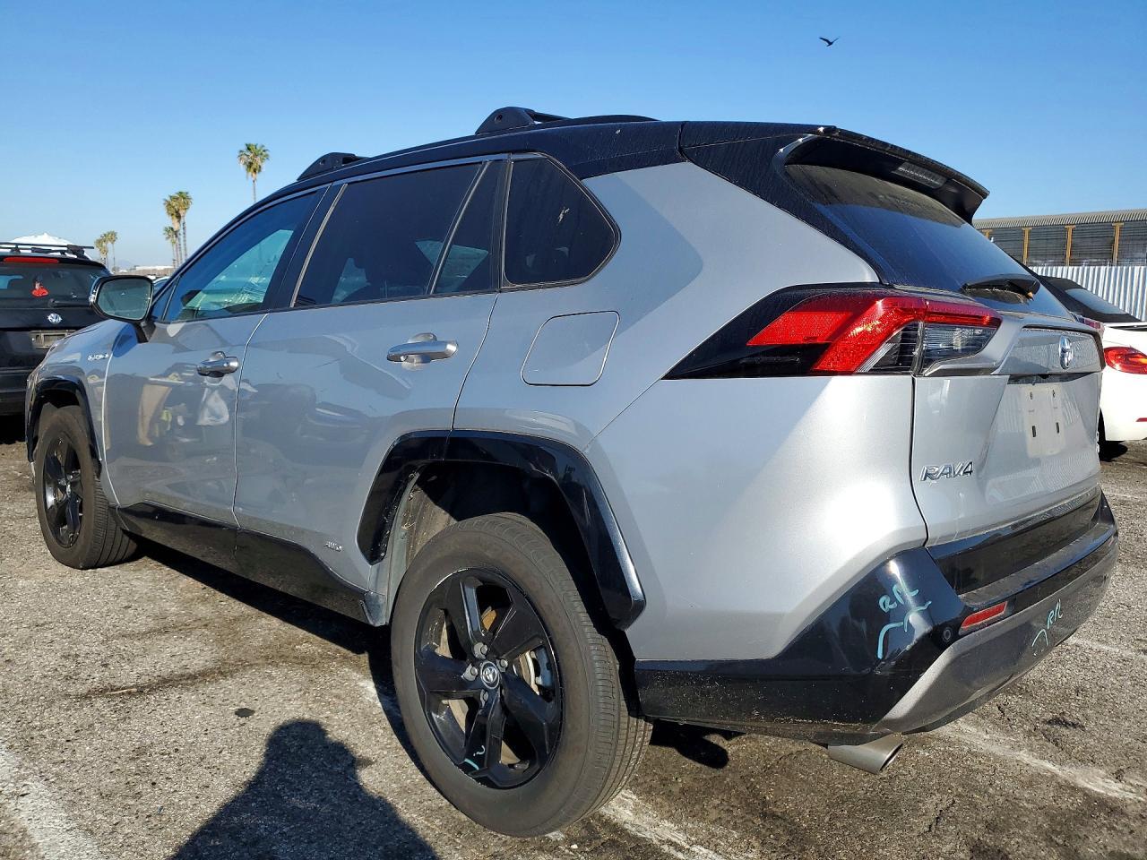 2020 Toyota Rav4 Hybrid Xse - zdjęcie 2