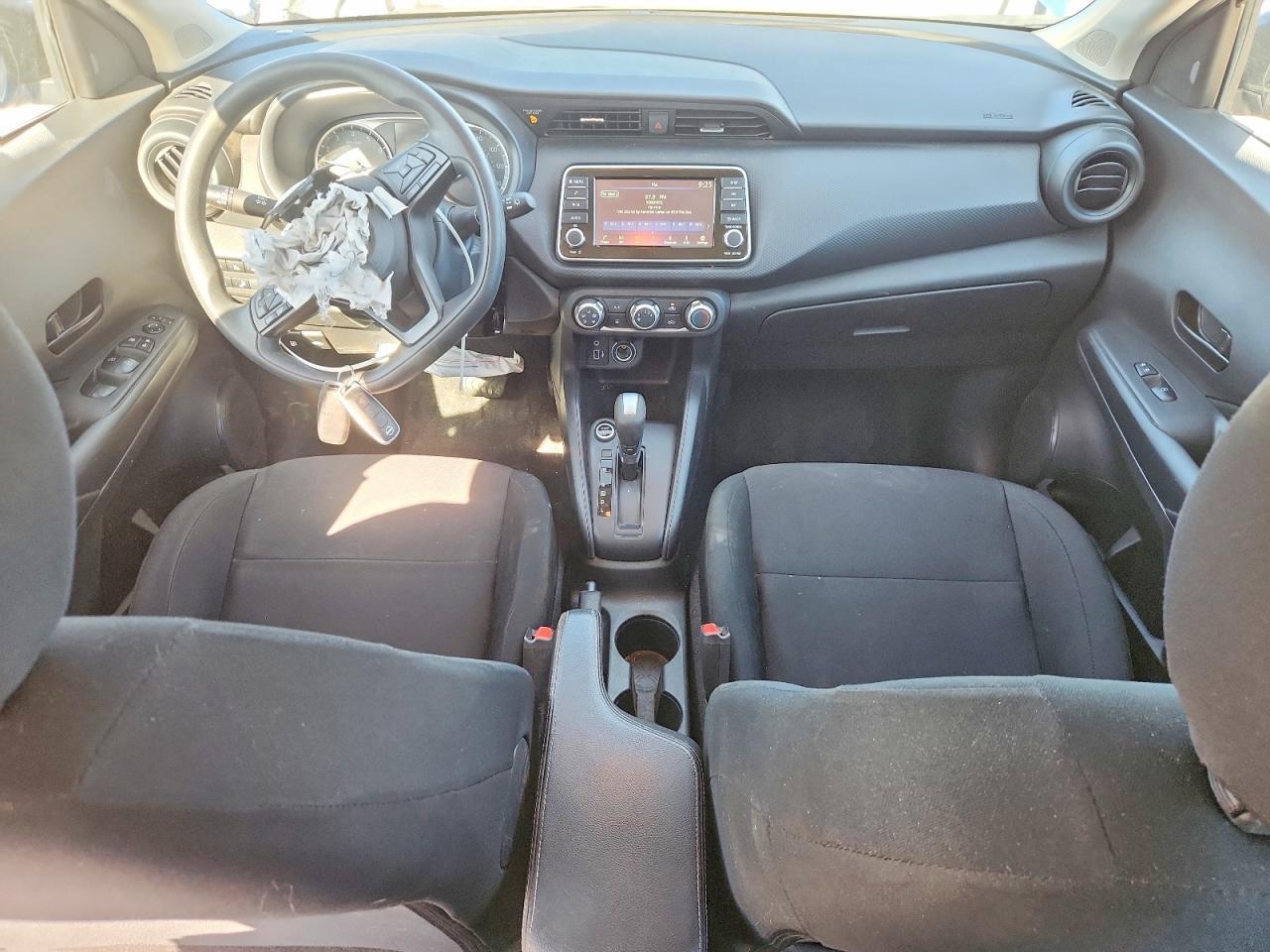 2025 Nissan Kicks Play S - zdjęcie 8