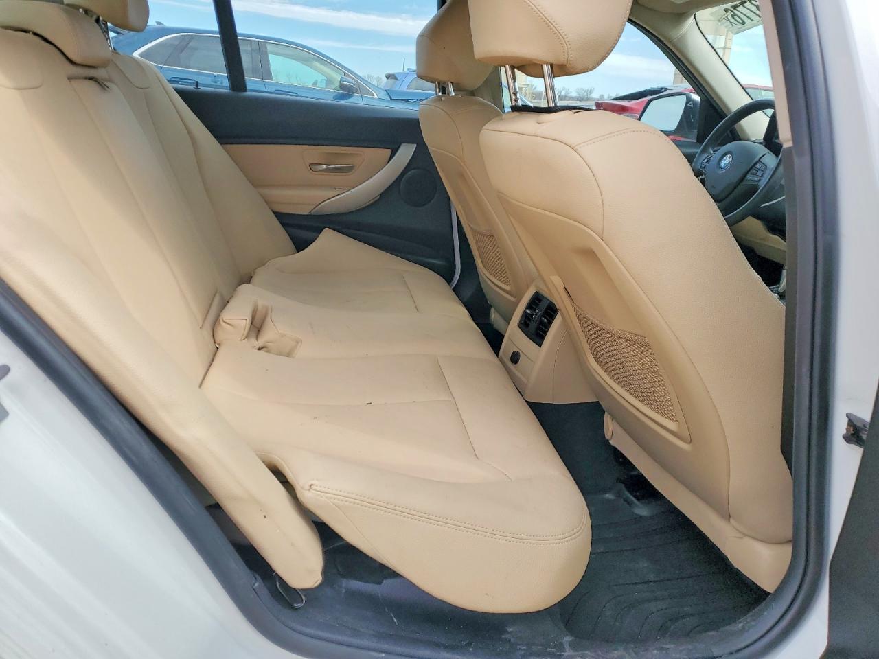 2018 BMW 320 Xi - zdjęcie 10