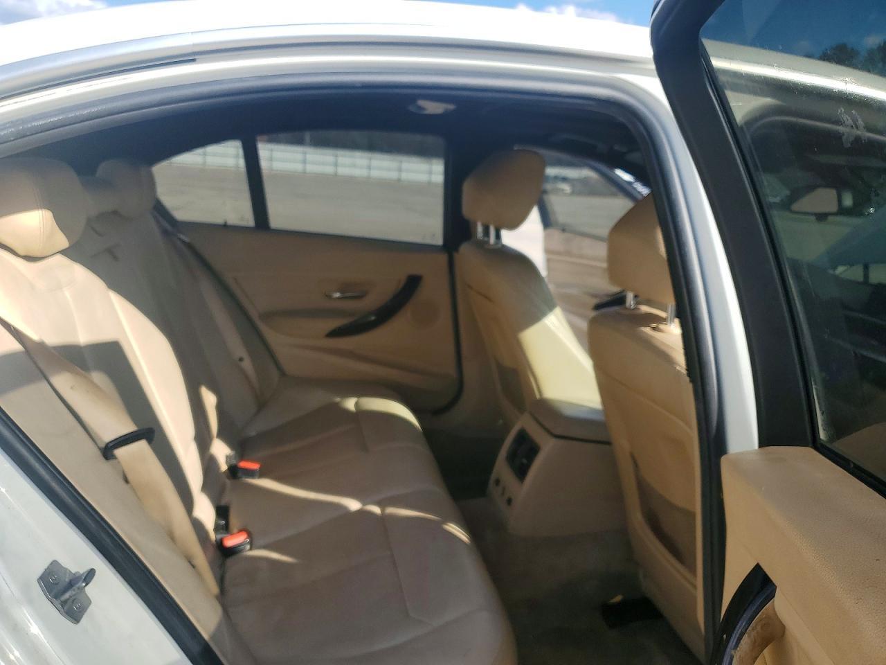 2015 BMW 3 Series 320I xDrive - zdjęcie 10
