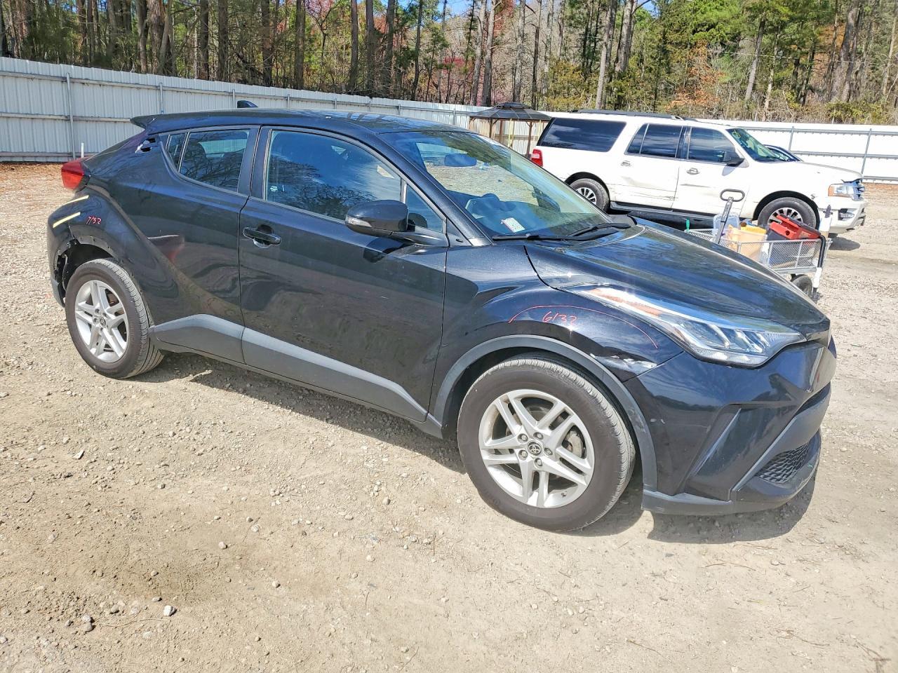 2021 Toyota C-Hr Le - zdjęcie 4