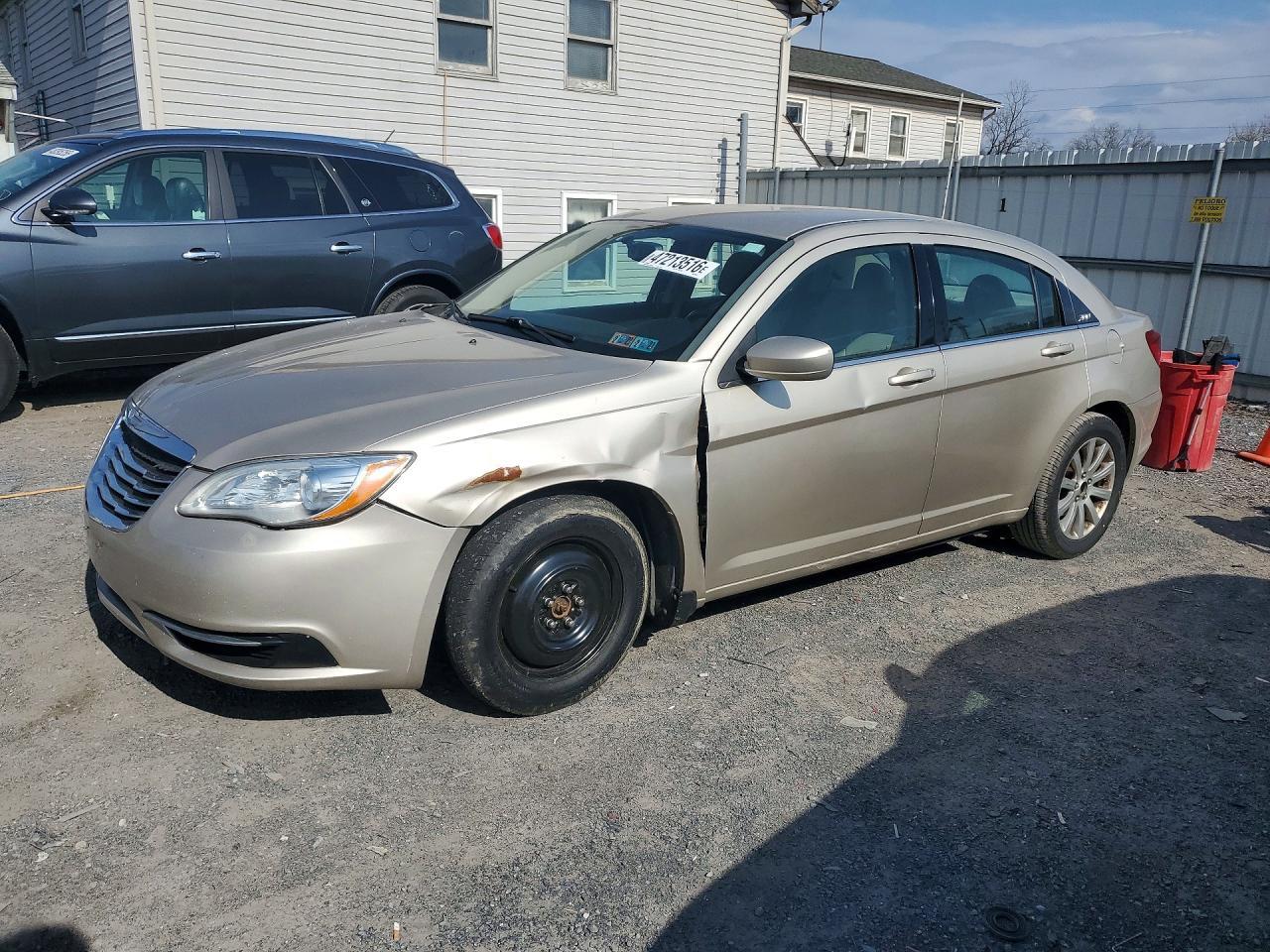 2013 Chrysler 200 Touring - zdjęcie główne