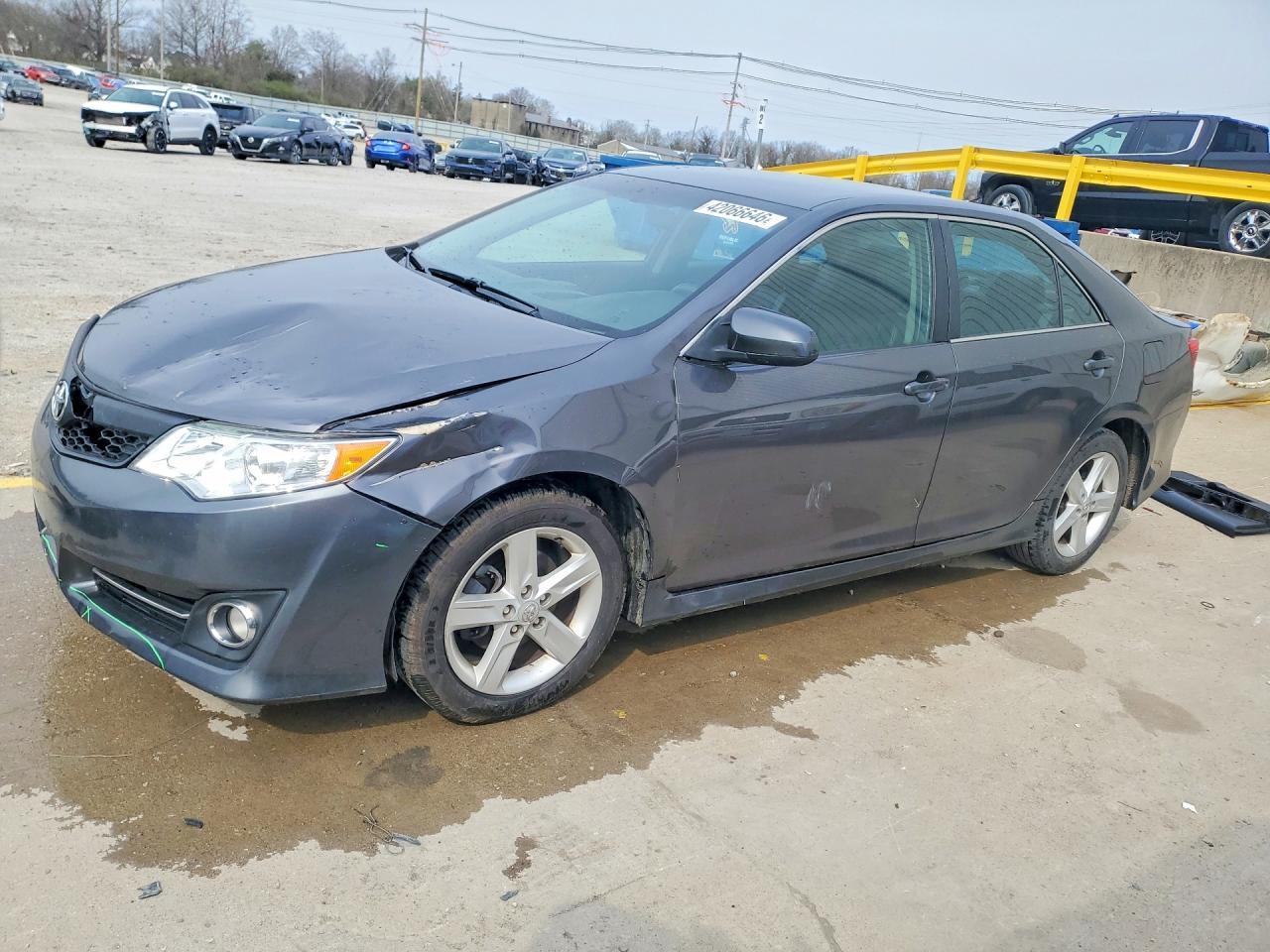 2014 Toyota Camry Se - zdjęcie główne