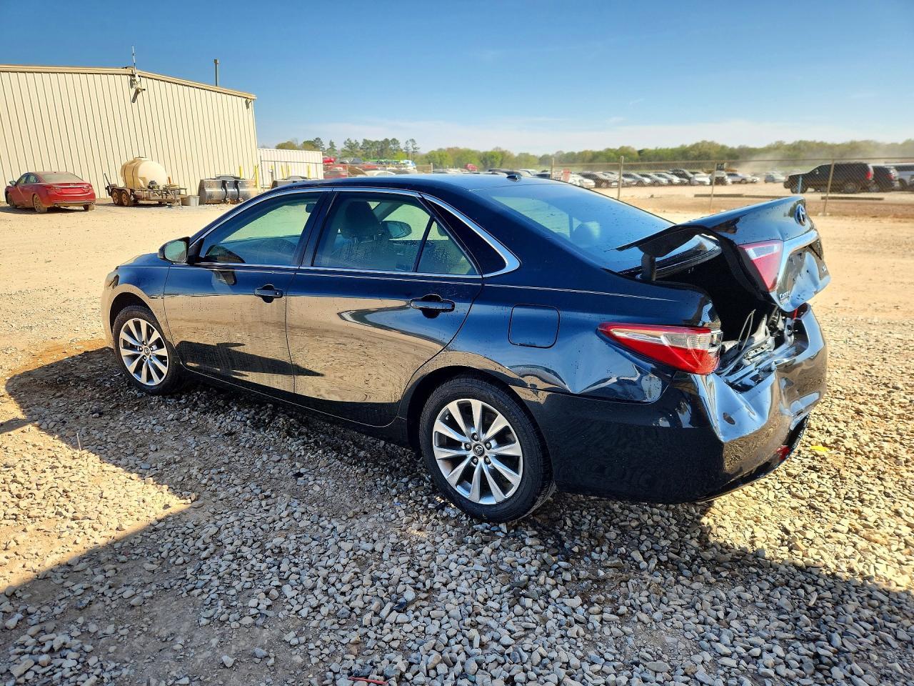 2017 Toyota Camry Xle - zdjęcie 2