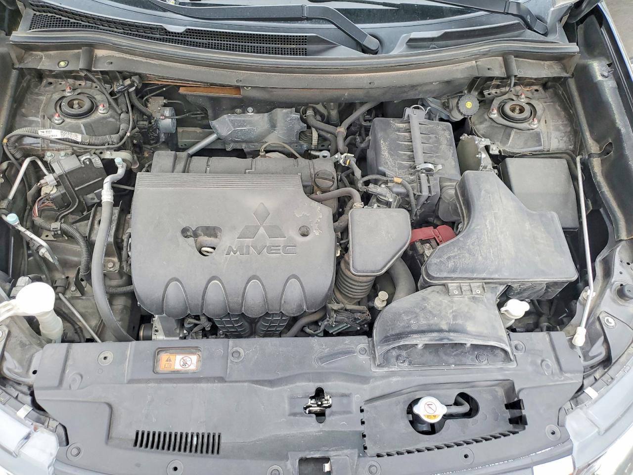 2017 Mitsubishi Outlander Se - zdjęcie 12