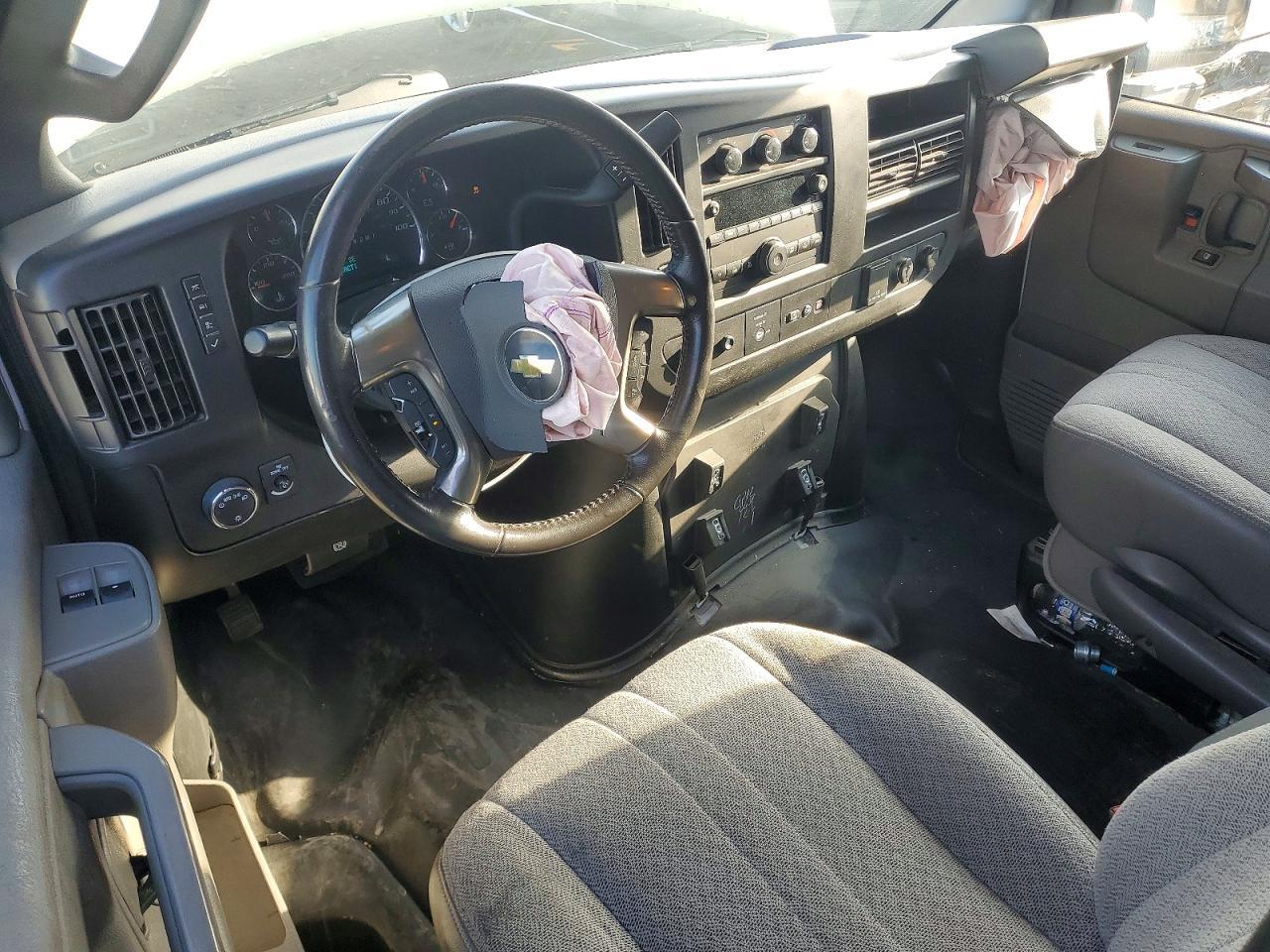 2019 Chevrolet Express G2500 - zdjęcie 8