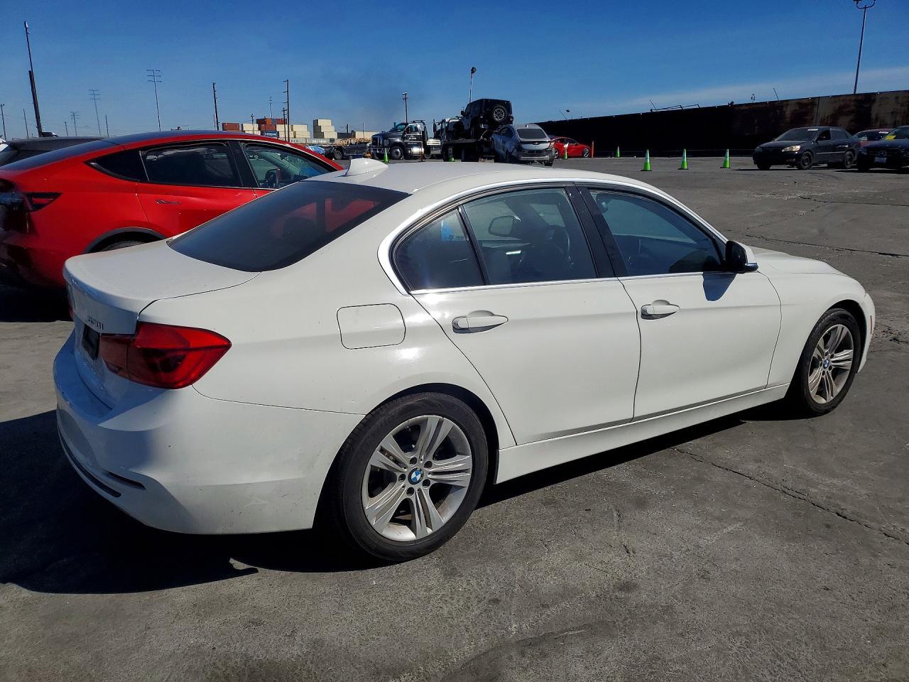 2018 BMW 330 I - zdjęcie 3