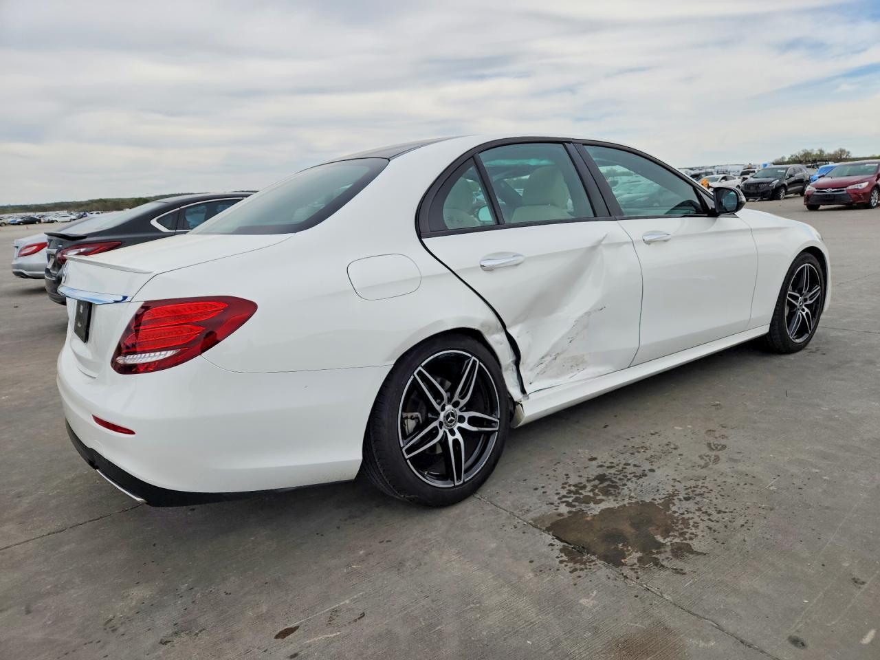 2019 Mercedes-Benz E 300 - zdjęcie 3
