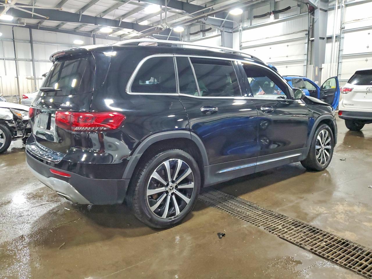 2022 Mercedes-Benz Glb 250 4Matic - zdjęcie 3