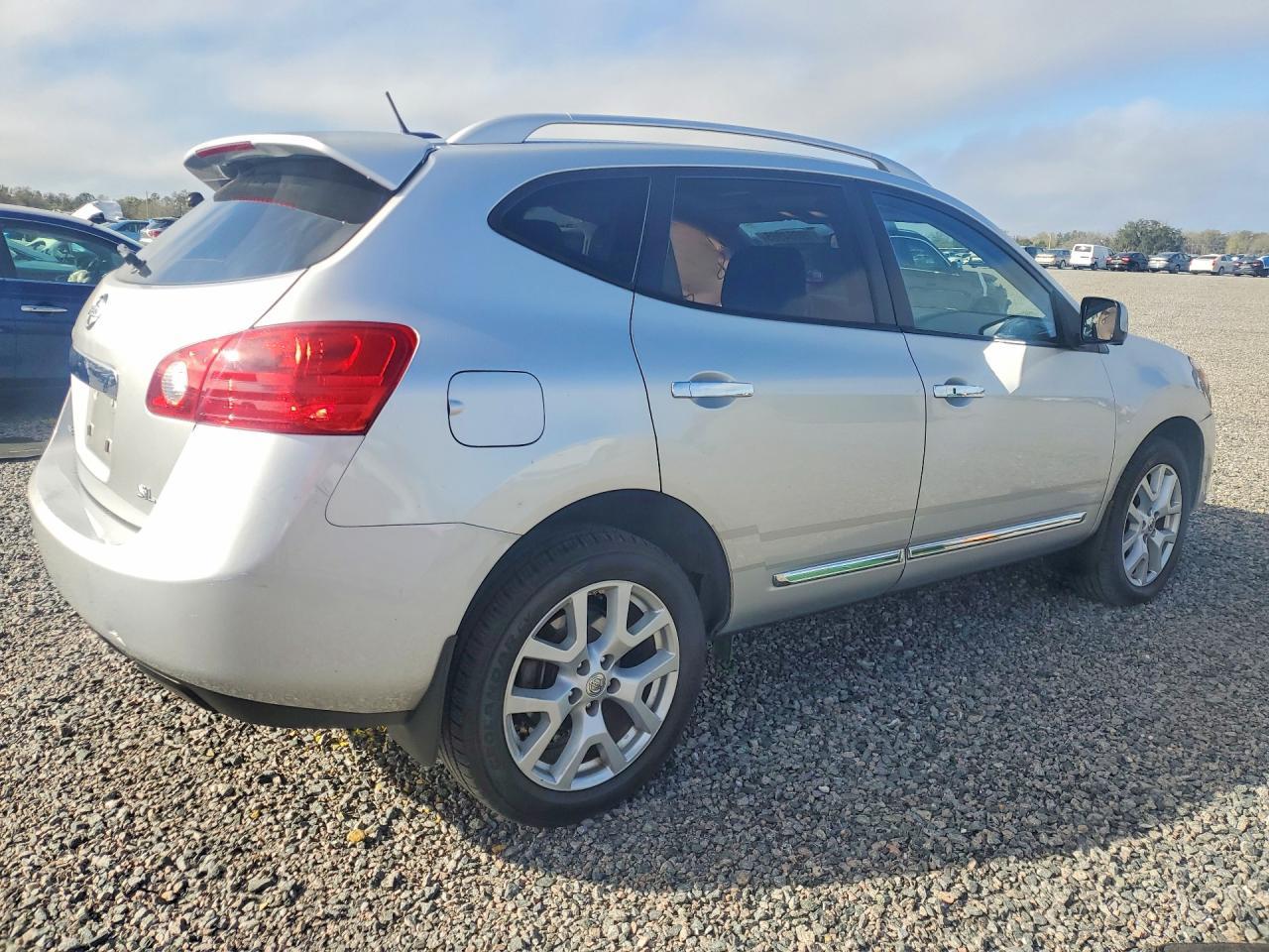 2013 Nissan Rogue S - zdjęcie 3
