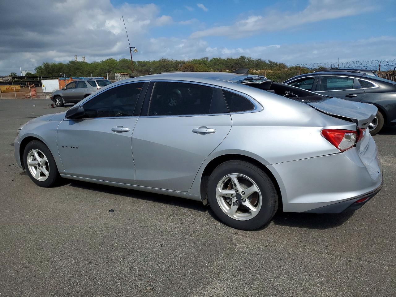 2018 Chevrolet Malibu Ls - zdjęcie 2