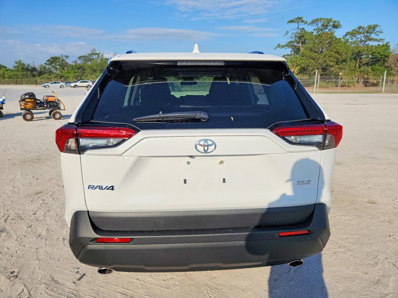 2025 Toyota Rav4 Hybrid Xle - zdjęcie 6