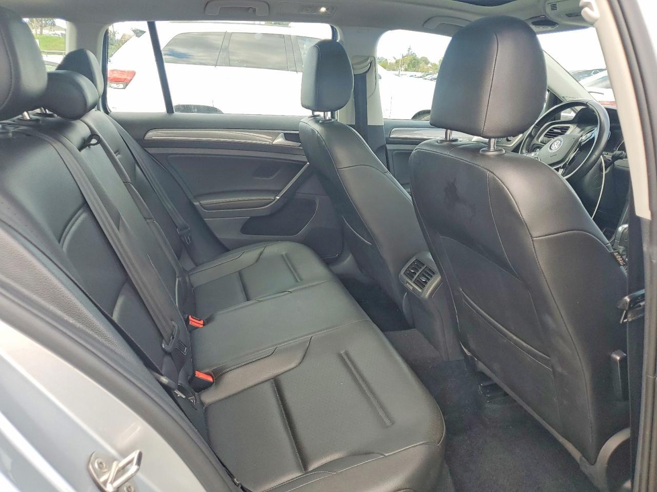 2017 Volkswagen Golf Alltrack S - zdjęcie 10