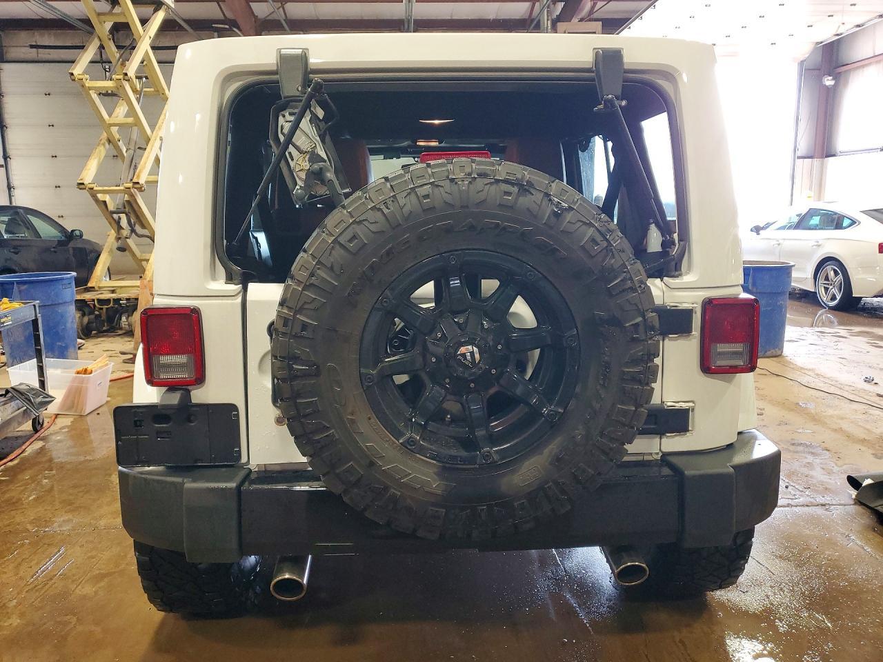 2017 Jeep Wrangler Unlimited Sahara - zdjęcie 6