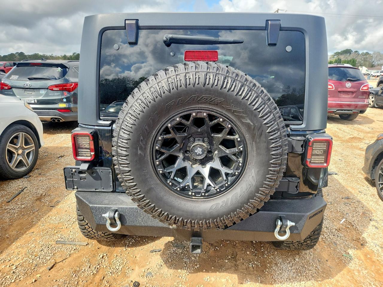 2015 Jeep Wrangler Unlimited Sahara - zdjęcie 6