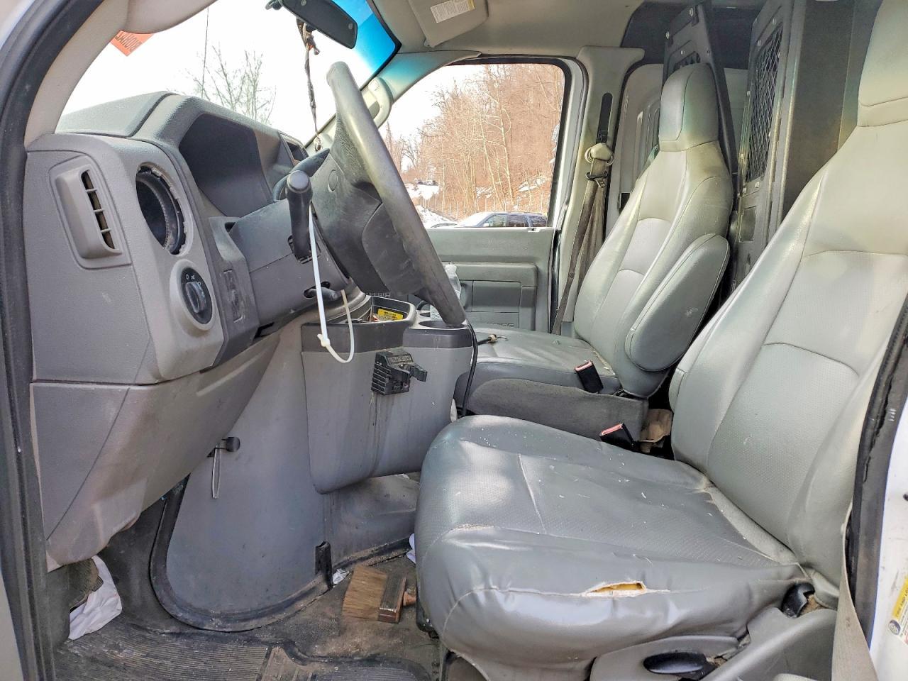 2014 Ford Econoline E150 Van - zdjęcie 7
