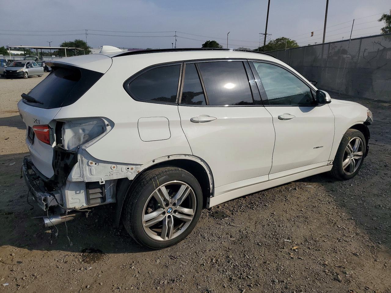 2017 BMW X1 Sdrive28I - zdjęcie 3