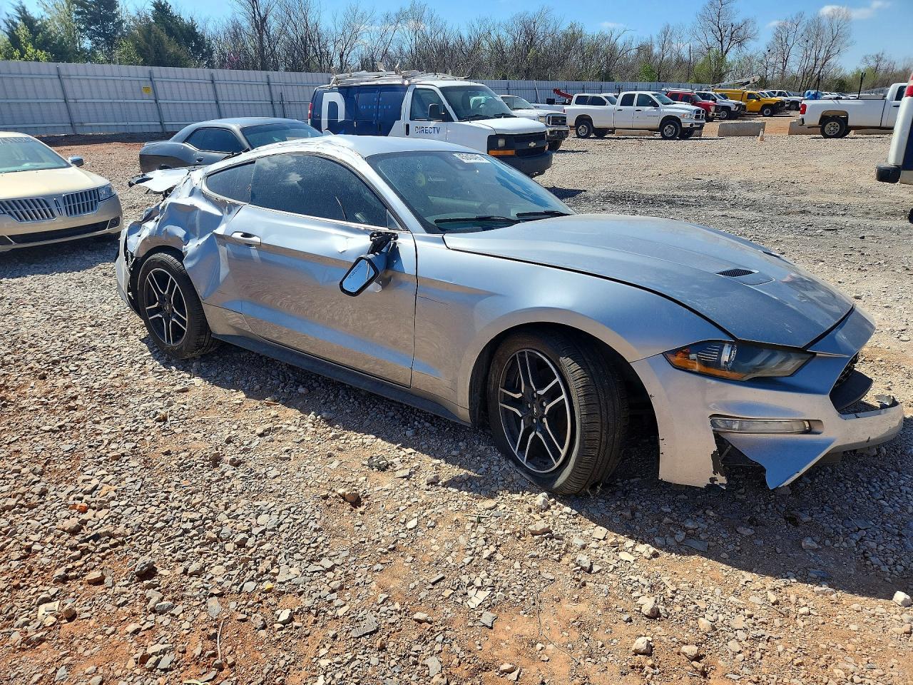 2022 Ford Mustang - zdjęcie 4