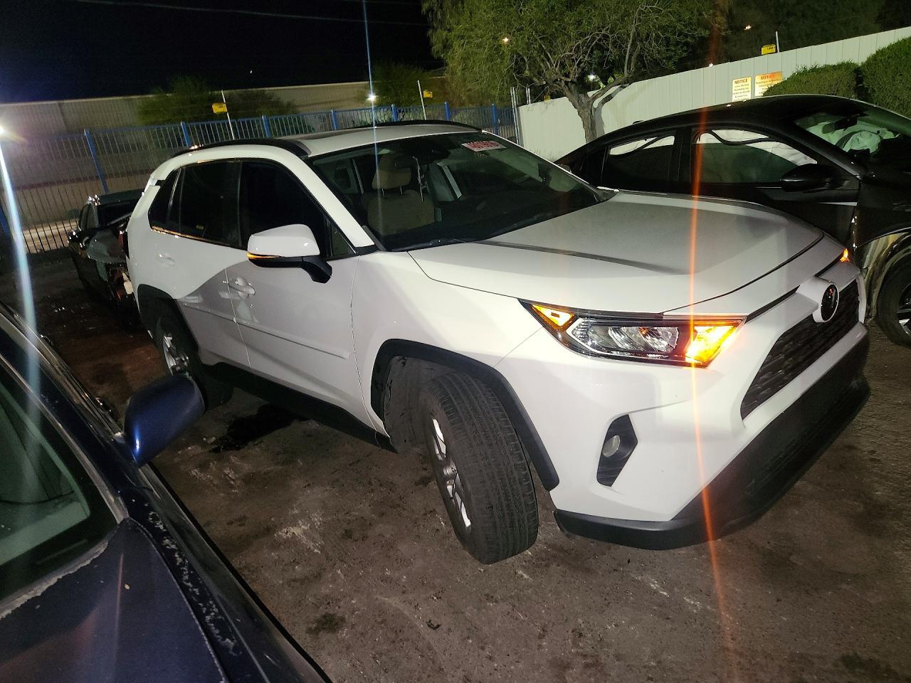 2019 Toyota Rav4 Xle - zdjęcie 4